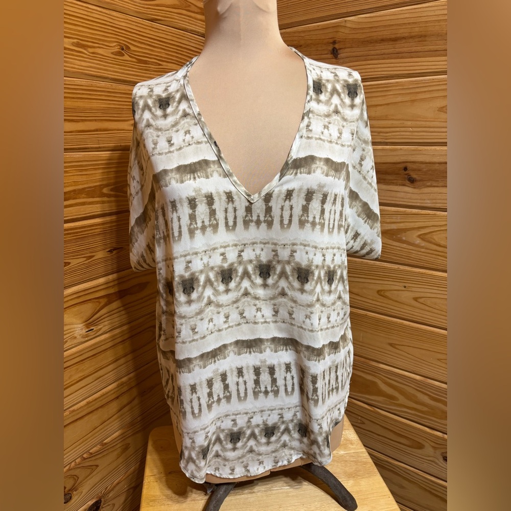 Lush Neutral V-Neck Blouse